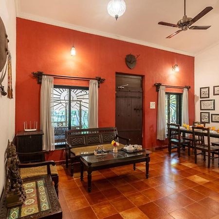 Vintage Estate - Lakeside Allure With Vintage Decor,A Plunge Pool & A Lawn Featuring A Charming Gazebo كارجات المظهر الخارجي الصورة