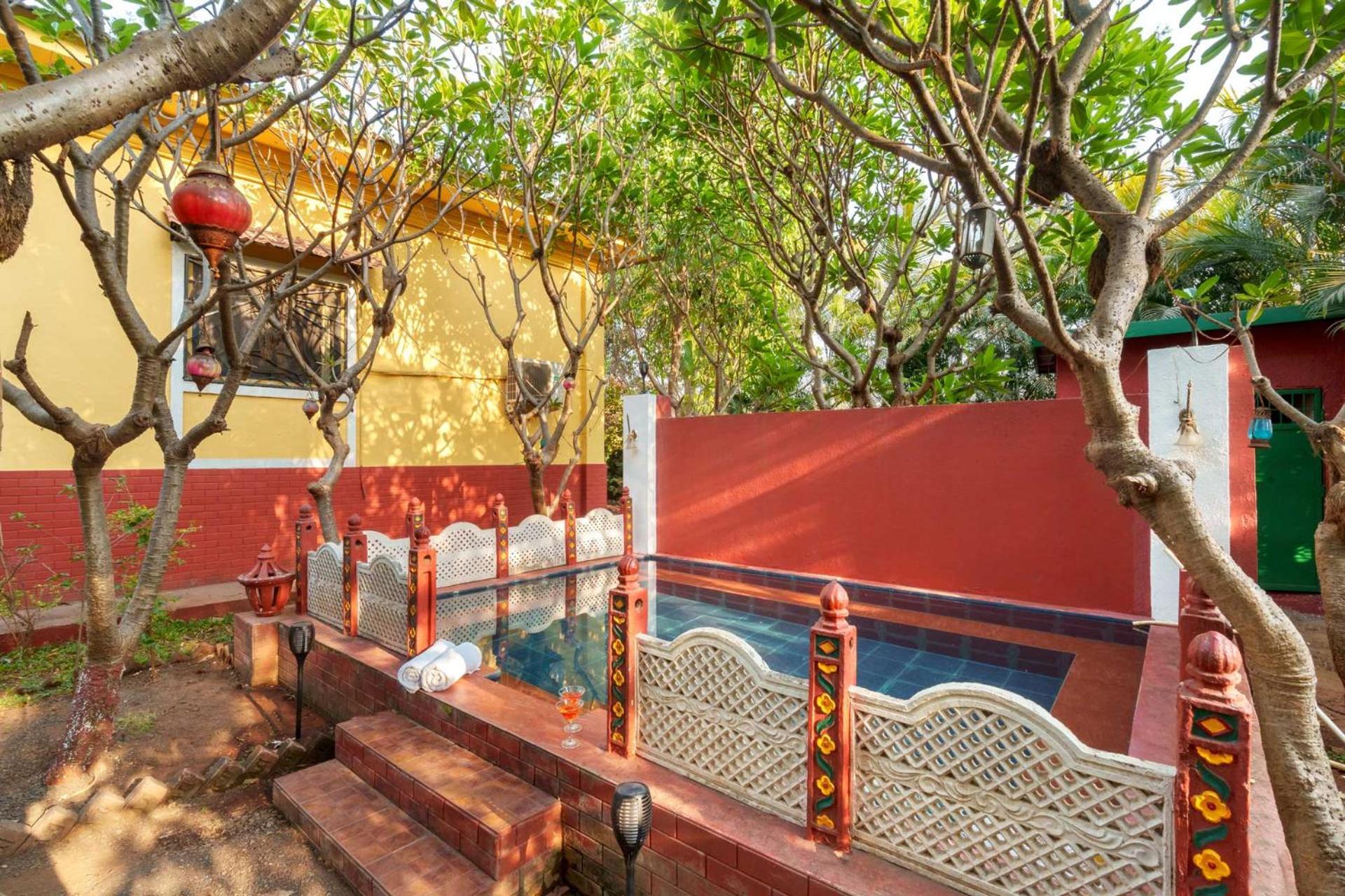 Vintage Estate - Lakeside Allure With Vintage Decor,A Plunge Pool & A Lawn Featuring A Charming Gazebo كارجات المظهر الخارجي الصورة