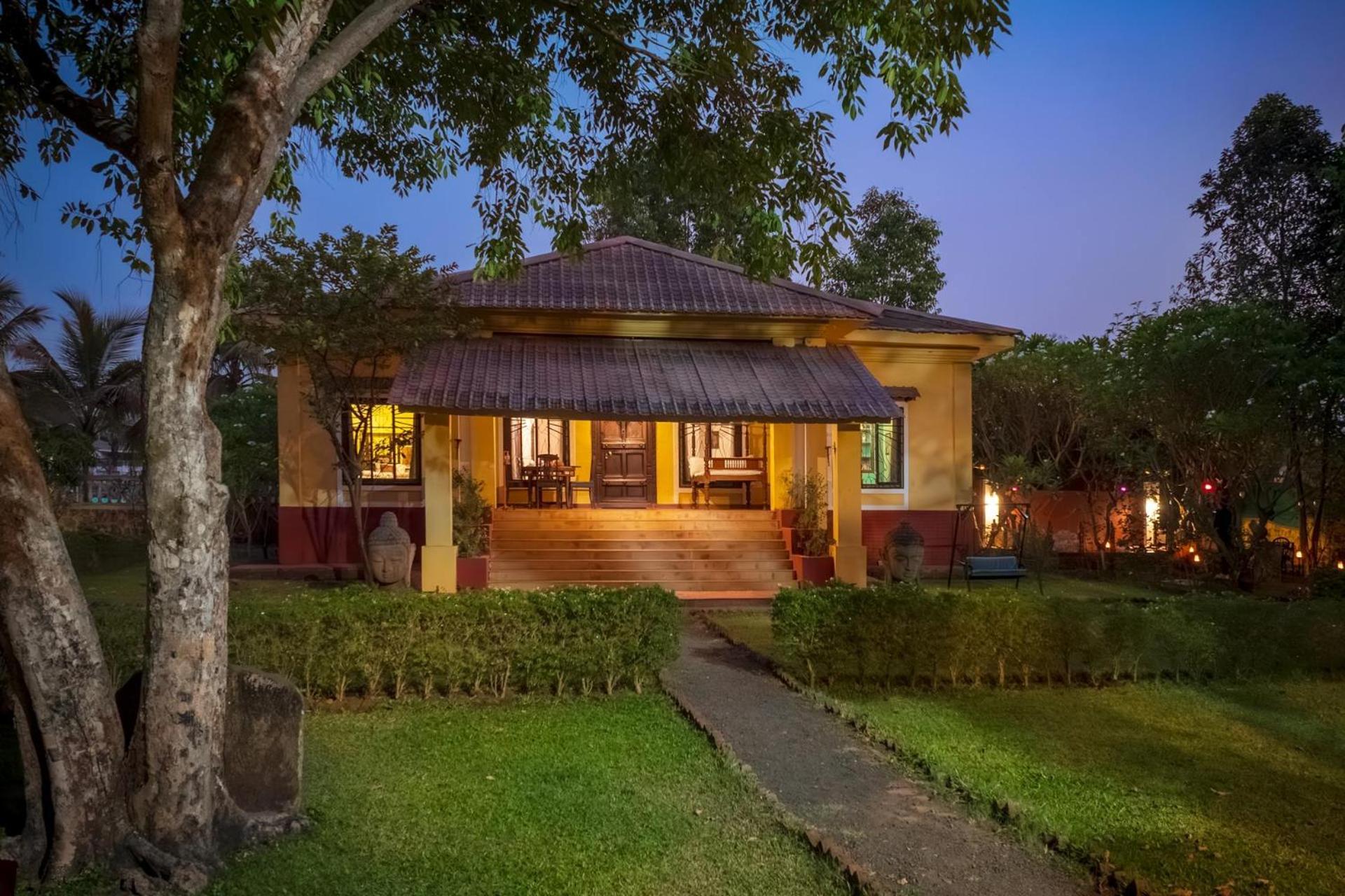 Vintage Estate - Lakeside Allure With Vintage Decor,A Plunge Pool & A Lawn Featuring A Charming Gazebo كارجات المظهر الخارجي الصورة